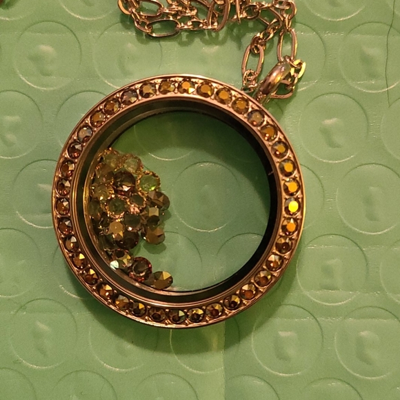 Origami Owl locket necklace - Picture 2 of 4